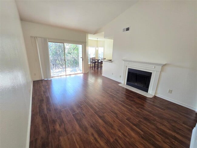 Photo - 6000 Shepherd Mountain Cove Unidad 1611