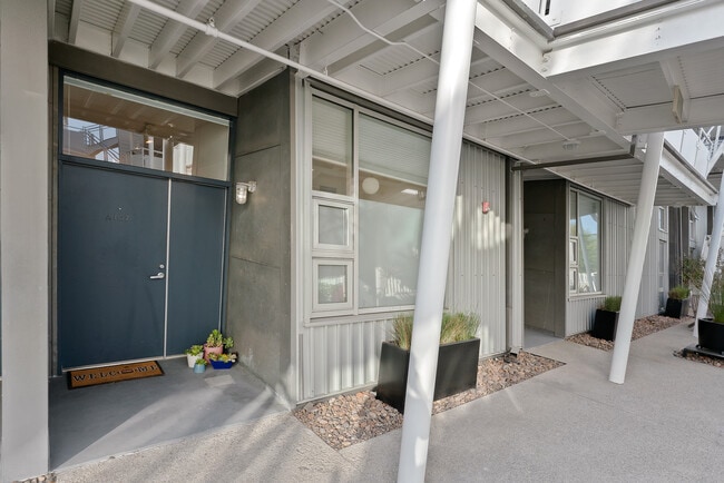 Building Photo - 615 Hampton Dr Unit A107 Rental