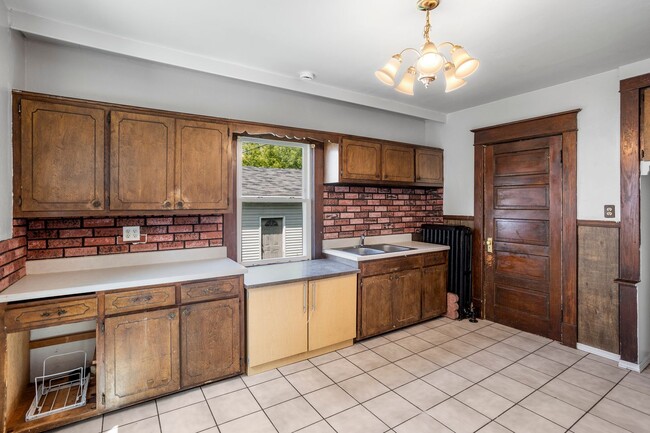 Photo - 123 N Maple Ave Unit 123 N Maple - Lower