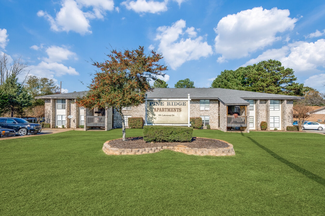 Pine Ridge Apartments - Pine Ridge Apartments