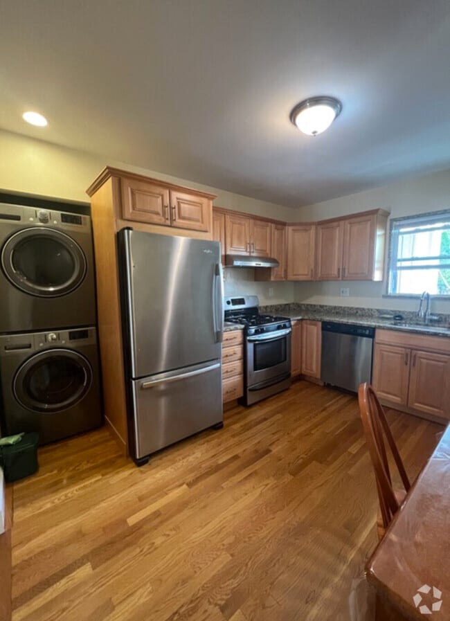 Building Photo - 54 Webster Ave Rental