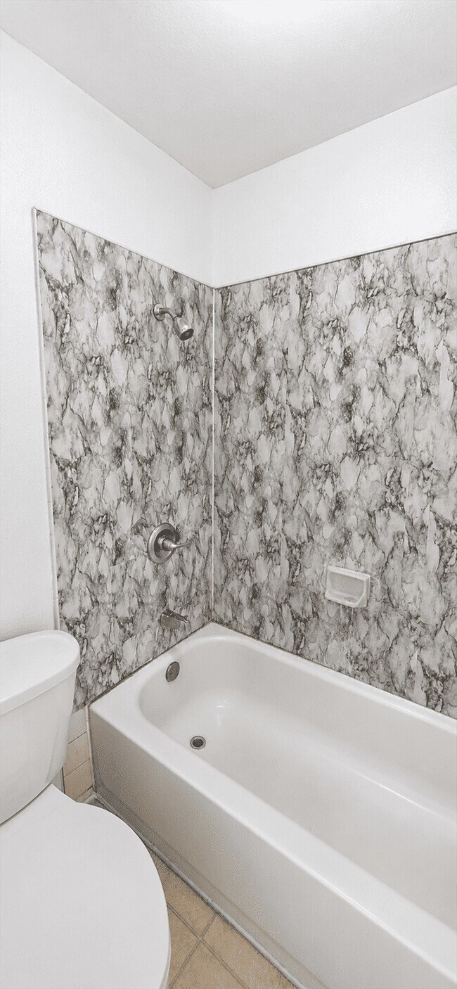 7313 Gulf Fwy Unit 907