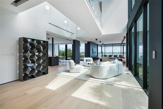 Photo - 1369 N Venetian Way