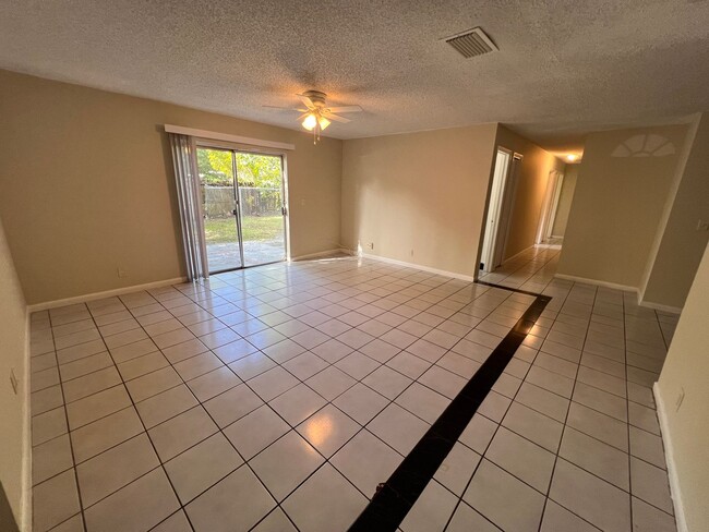 Photo - Excellent 4 Bedroom in Coral Springs