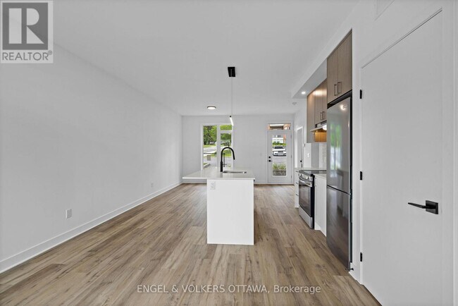 Photo - 1260 Marenger St