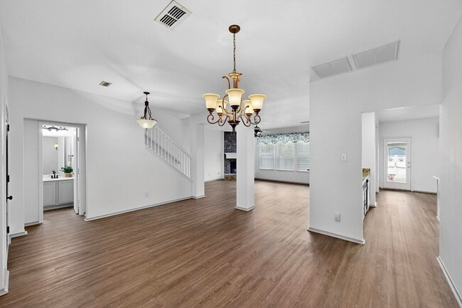 Photo - 415 Hidden Ridge Dr