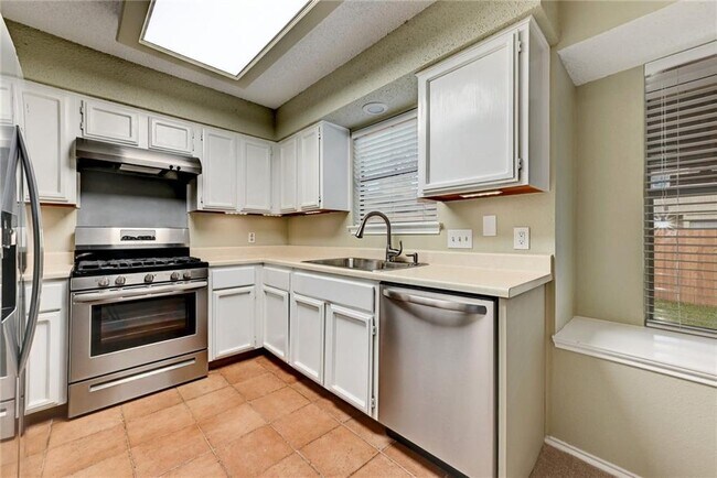 12915 Modena Trail