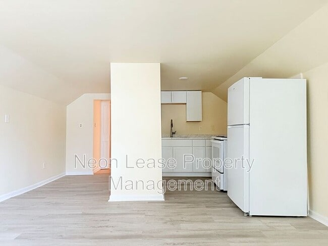 Photo - 32715 Bi State Blvd Unidad B