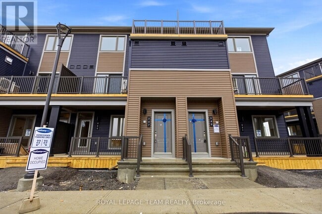 Photo - 547 Celestine Private