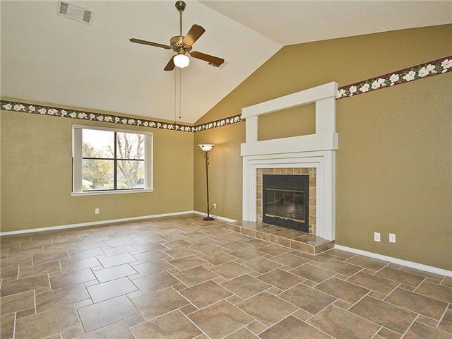 Photo - 1411 Clearview Loop