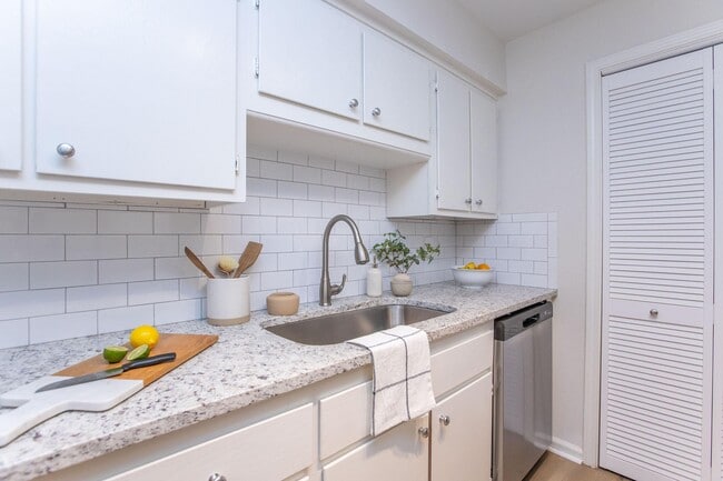 Photo - Western Hills Apartments