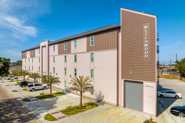 Photo - 2900 Wytchwood Dr.