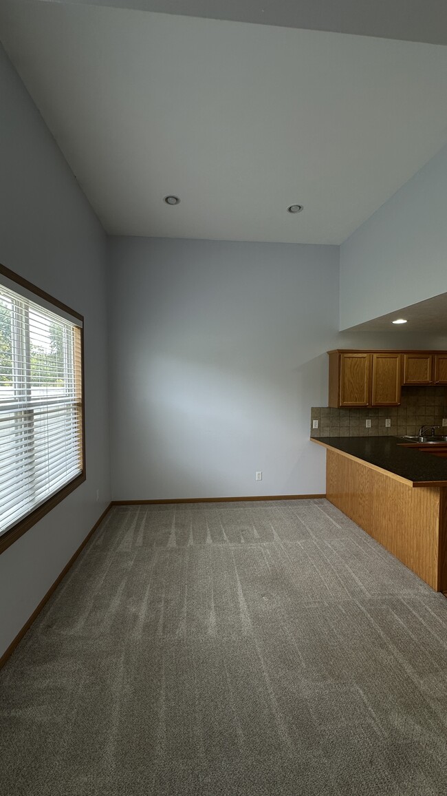 2472/2474 Millview