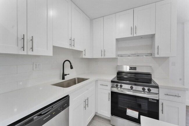 Photo - 317 NW 3rd St