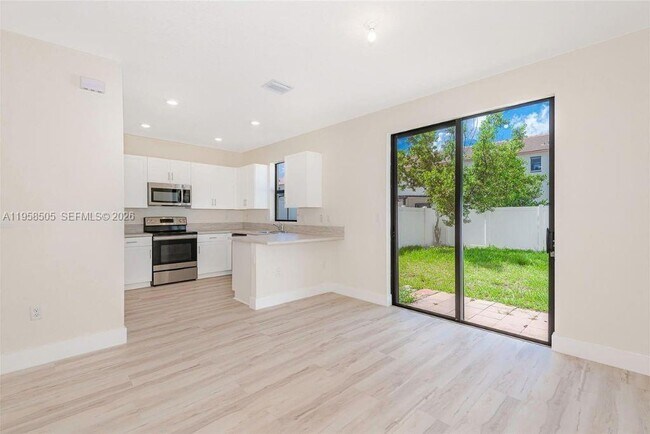 Photo - 3326 W 112th St