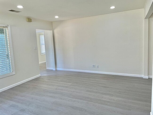 Photo - 21421 Rizzo Ave