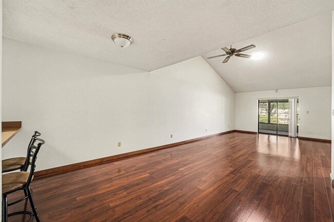 Photo - 2025 Sylvester Rd Unit B4