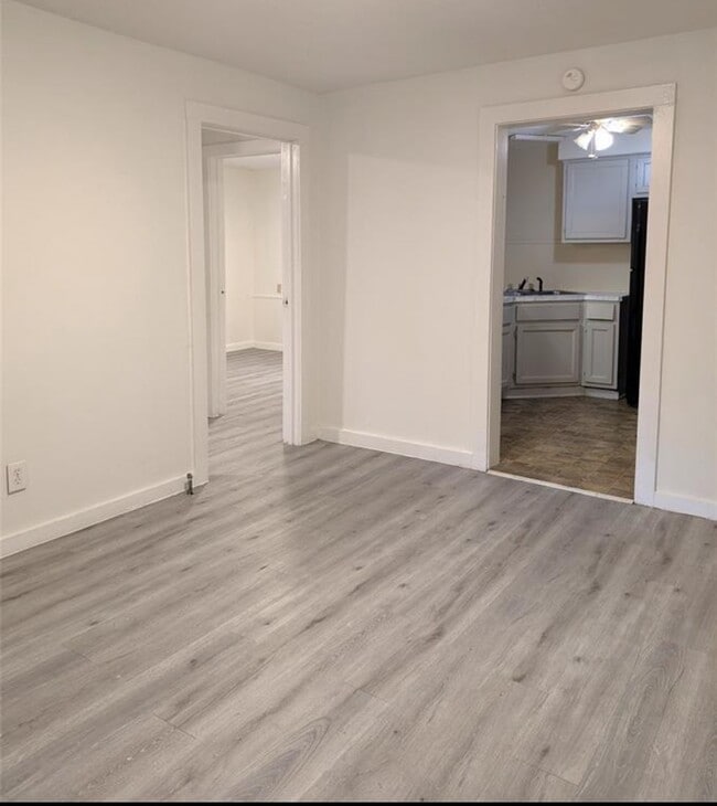 Building Photo - 214 W Marion St Rental