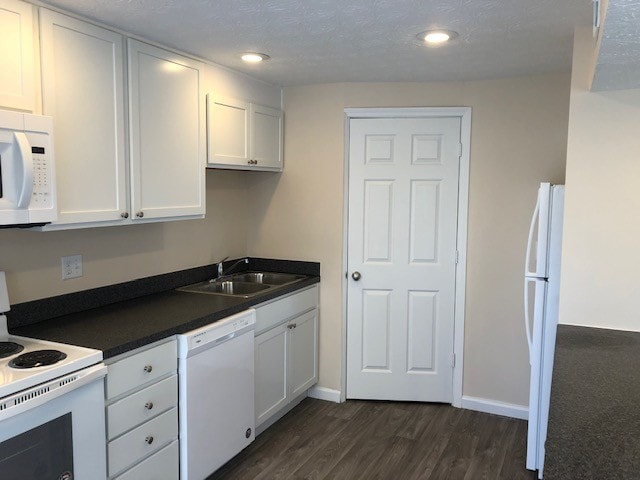 2-BR Kitchen - fully remodeled - Rivergate Apartments