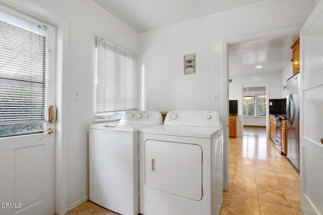 Photo - 1455 Avonrea Rd