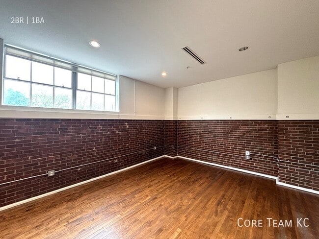 Building Photo - 1810 Madison Ave Unit D-105