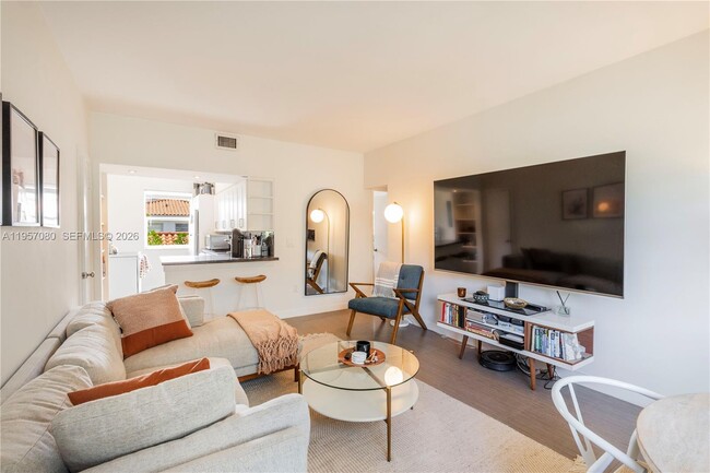 Building Photo - 728 Lenox Ave. Unit A8