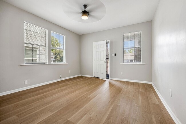 Photo - 2395 Forrest Avenue Unit 4