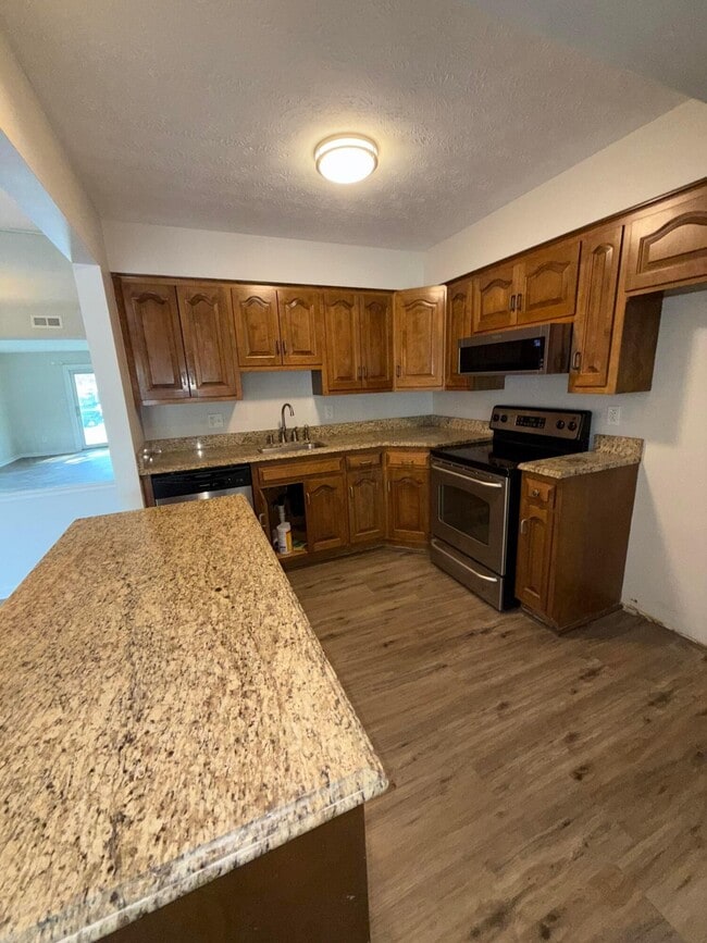 Photo - 1440 Slade Ave Unit 202