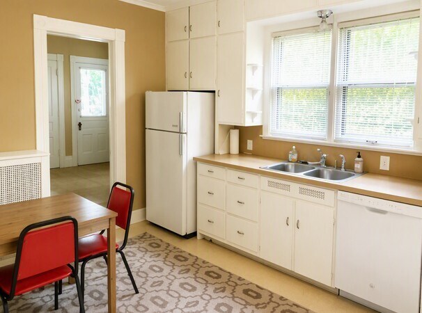 801 S Main St - Free Parking Included!