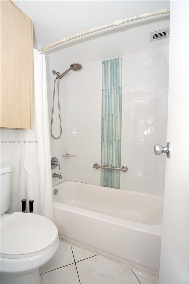 Photo - 600 Three Islands Boulevard Unidad 1416