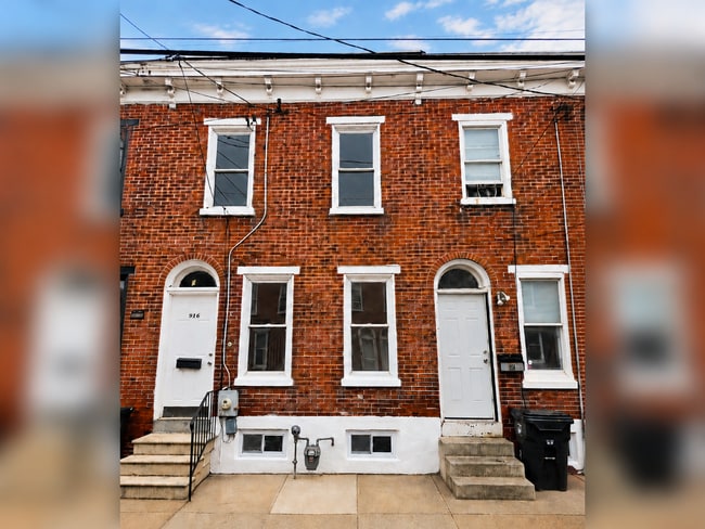Building Photo - 916 N Spruce St