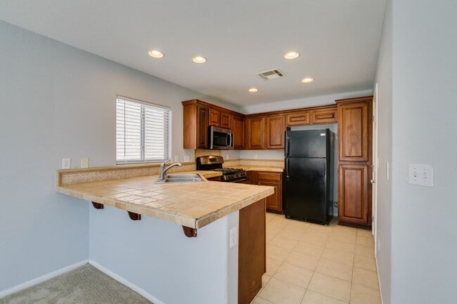 Building Photo - Bright Northwest Home with Loft & Mountain Views!