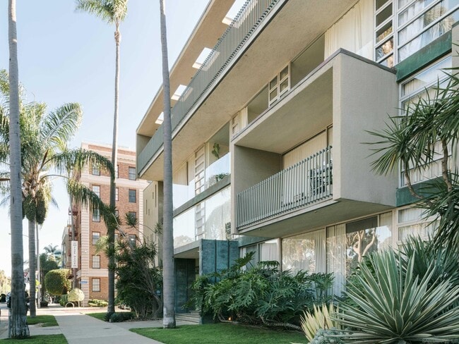 Photo - 3200 Sixth Ave Unidad 105 Rental