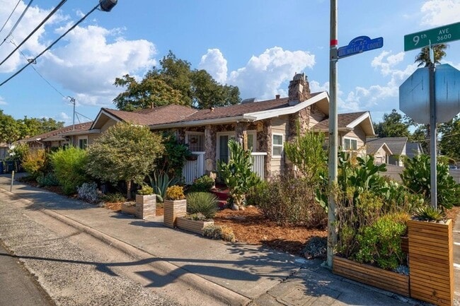 Building Photo - Welcome to this stunning 4-bedroom, 2-bath... Rental