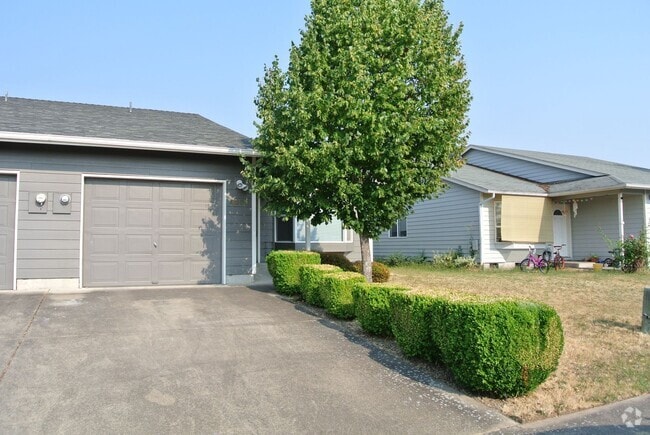 Building Photo - Spacious 3-bedroom, 1 bath home in Albany Unit lyon2635