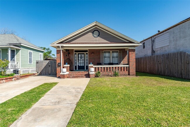 Photo - 4508 Avenue O 1/2