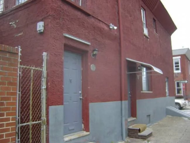 Building Photo - 1854 S Carlisle St Unit 2nd Floor