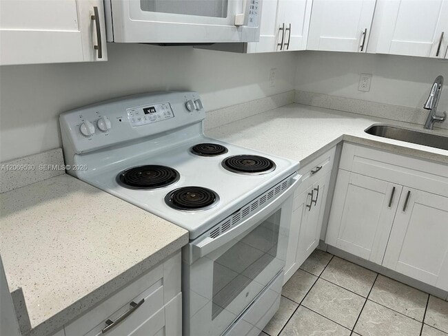 Photo - 815 SW 30th St Unidad J