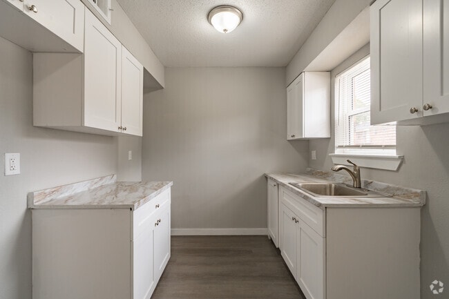 Interior Photo - Camelot Manor Rental