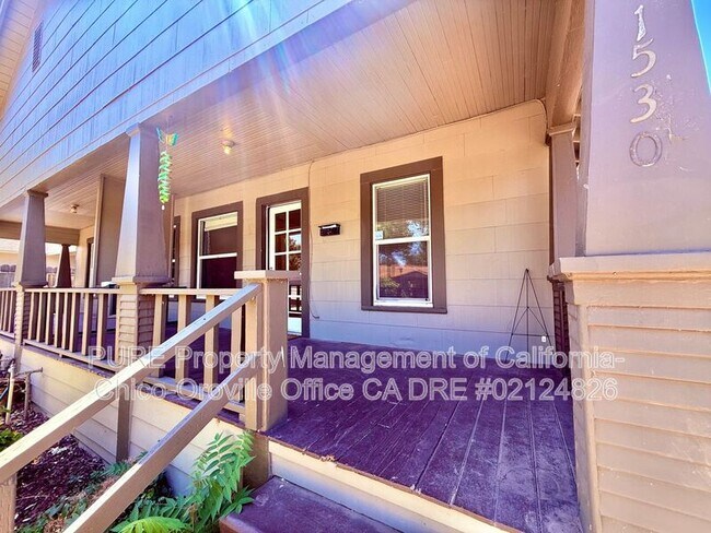 Photo - 1530 Bridge St