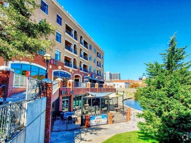 Building Photo - 200 S Oklahoma Ave Unit 205 Rental