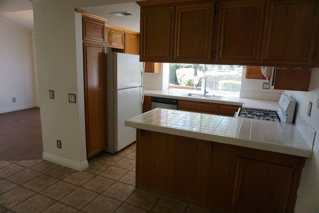 Photo - 3 bed 2.5 bath Corona home with 2 car garage for Lease