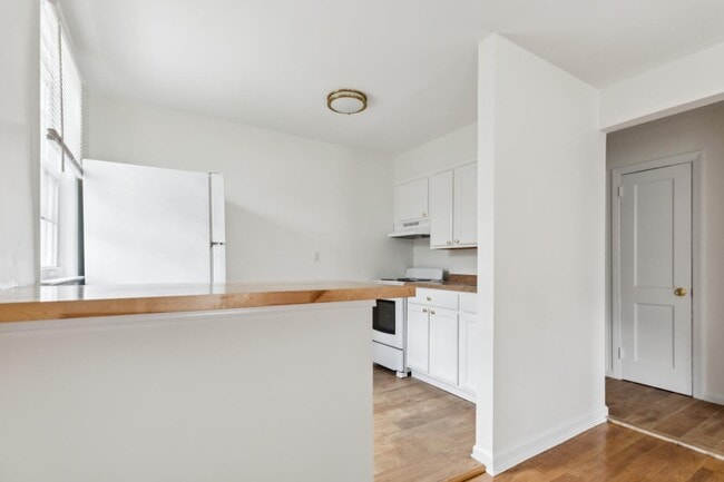 Photo - 2325 Haverford Rd