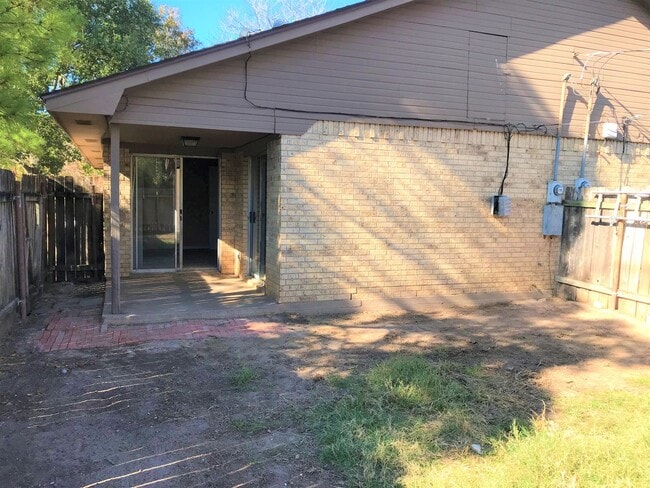 Photo - 700 Vassar Ct Unit A