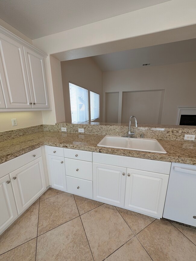 Photo - 1468 Burns Ln