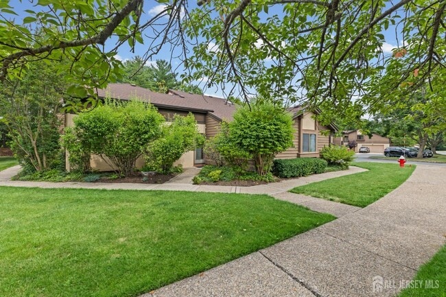 130 Sayre Dr Unit 130