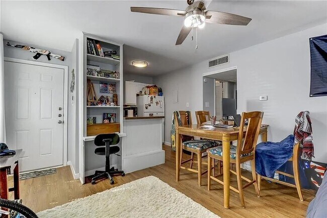 Photo - 1000 W 26th St Unit 109
