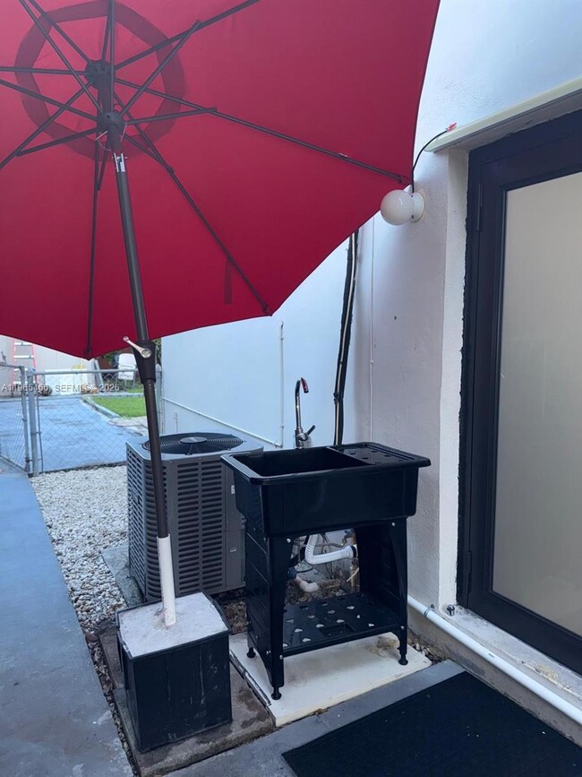 Building Photo - 13142 SW 5th St Unit 0