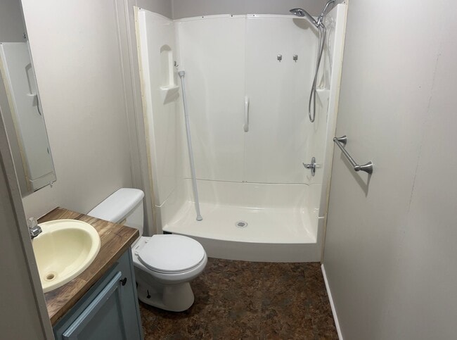 Photo - 1370 Yorkshire Ln