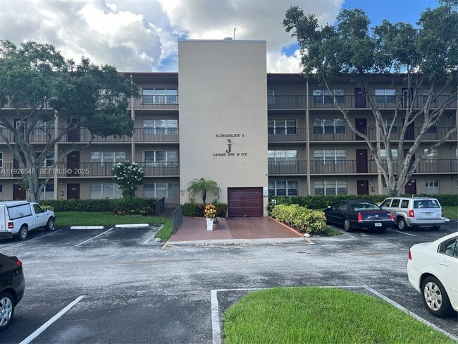Building Photo - 13455 SW 9th Ct Unit 216J